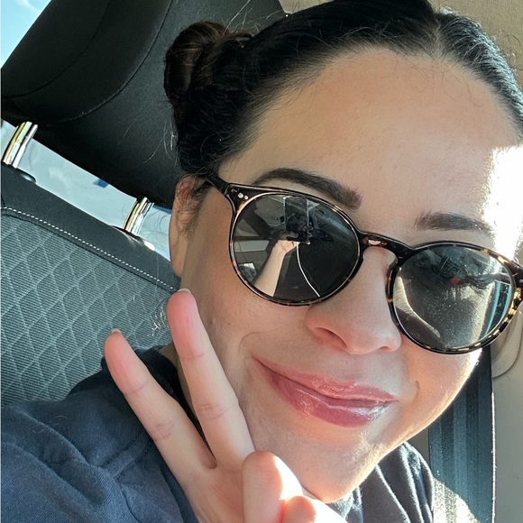 Meet your Posher, Michelle - Picture 1 of 1